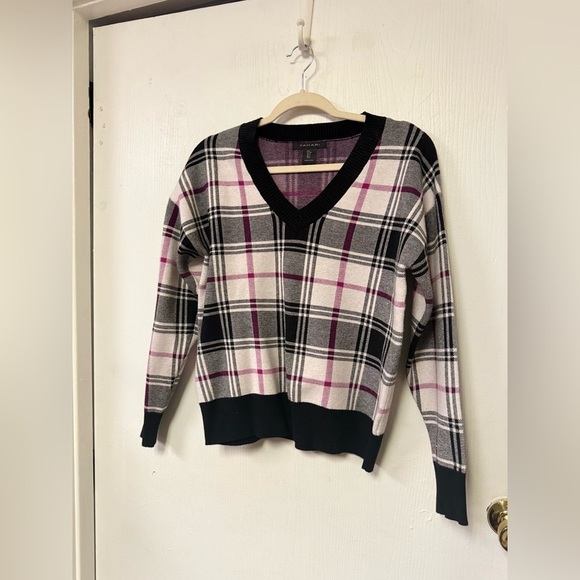 LIKE 🆕️ Tahari V Neck Plaid Sweater -Small- - Picture 2 of 5